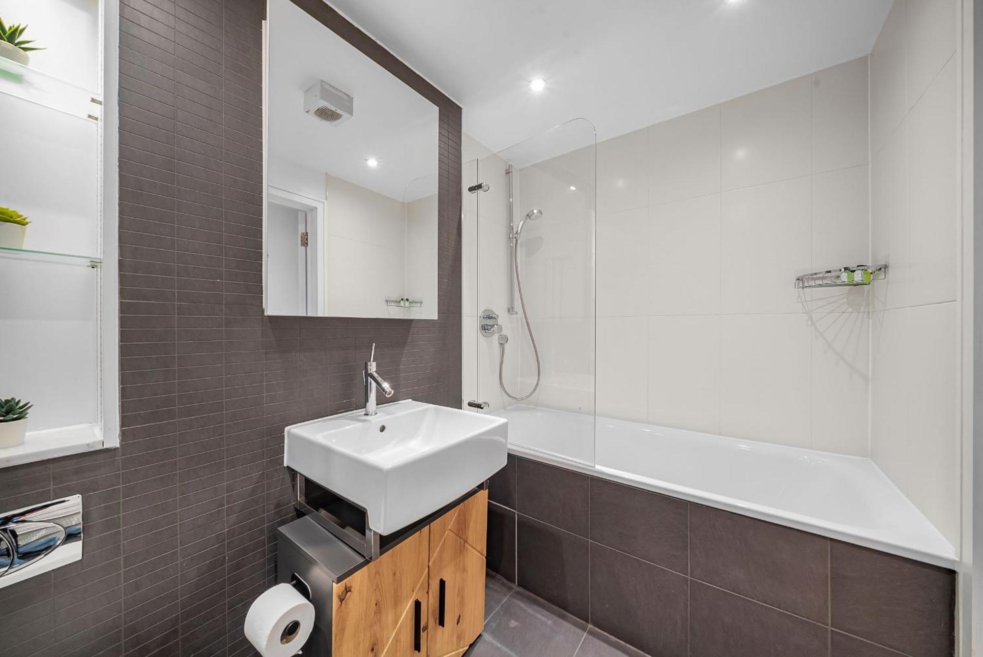 King'S Cross - 2Br With Terrace - Cityapartmentstay 伦敦 外观 照片
